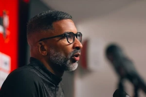 Tražio procente od prodaje, svađao se sa igračima - Ren otpustio trenera!