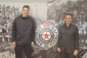 Partizan ozvaničio dugoročnu saradnju sa krilnim igračem