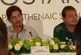 Janakopulos sa peharom: ''Šta god da uradite, ja ću ih smestiti!''