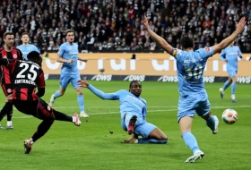 Rijera "razmrdao" Ajntraht, srušen je Fajburg za ostanak u trci za Evropu