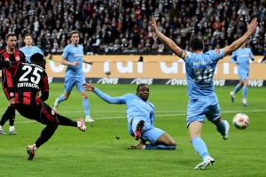 Rijera "razmrdao" Ajntraht, Frajburg "slomljen" u drugom poluvremenu za ostanak u trci za Evropu