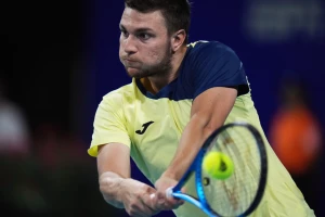 Kecmanović u polufinalu Akapulka, Koboli poslednja prepreka pred četvrto finale u karijeri