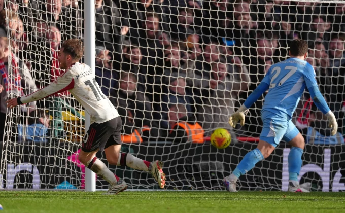 AP Photo/Dave Shopland