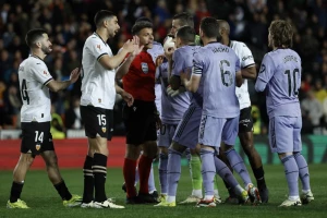 U senci haosa na "Mestalji" ostala stravična povreda igrača Valensije - Ugrožena mu je karijera