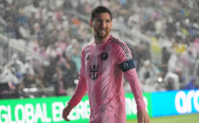 AP Photo/Marta Lavandier