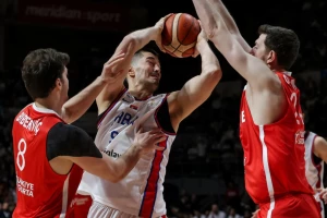 POLUVREME - Oslabljena Srbija u velikom problemu, Turci na +15