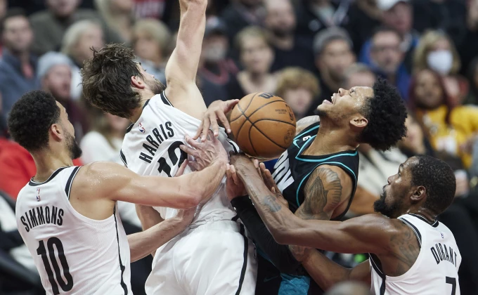 AP Photo/Craig Mitchelldyer