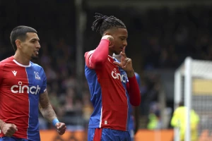 Vila nezadrživo grabi ka LŠ, Palas "razbio" Vest Hem