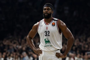 Armani poneo nevolje iz Beograda - Nibo tri nedelje van terena