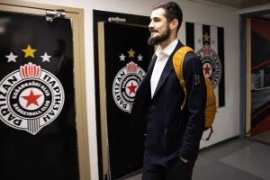 UŽIVO - Partizan vs Barsa! Igrači stigli, navijači večeras postavljaju novi rekord?