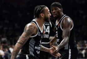 POLUVREME - Penjaroja sa svih 12 igrača ruši Baskoniju!