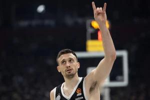 Aleksa vozio "valjak", Partizan ponovo u igri!