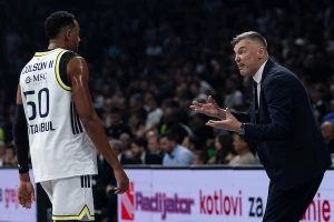 Loše vesti za Fener - Šarunasov "vojnik" povedio koleno