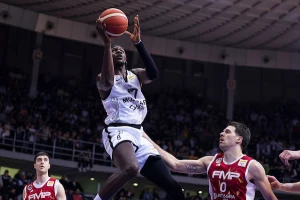 POLUVREME - Partizan bliži polufinalu