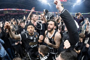 UŽIVO - Partizan nije popunio klupu za derbi!