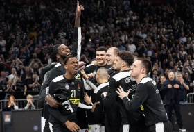 POLUVREME - Partizan briljira protiv lidera Evrolige!
