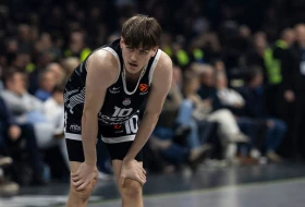 Partizanovi juniori po ''receptu'' prvog tima - Serija 0:14, pa 2:23, pogrešno izvođenje lopte, promašeni ziceri...