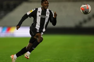 Partizanova zla kob: 18-godišnjak debitovao i odmah se povredio!