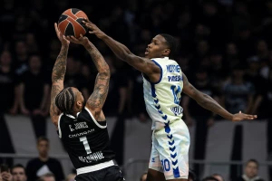 POLUVREME - Karlik ''pleše'' u Areni, Osetkovski u šuterskom ritmu