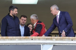 Terzić kritikuje posle derbija, razgovarao sa igračima: ''Ne prihvatam to! Mogu, a neće! Da vidimo sad zašto neće...''