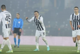 UŽIVO - Natho prihvatio poklon Manojlovića, Partizan poveo "iz svlačionice"!