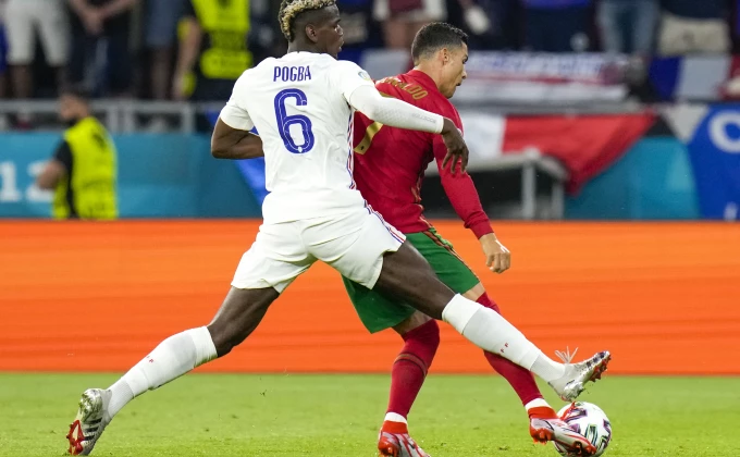 AP Photo/Darko Bandic,Pool