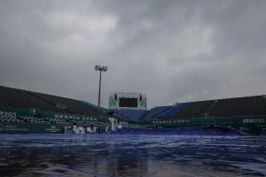 Program na Serbia openu kasni zbog vremenskih nepogoda