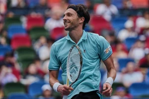 Istorija u Šangaju - Ridnerkneš srušio Medvedeva i zakazao finale protiv rođaka