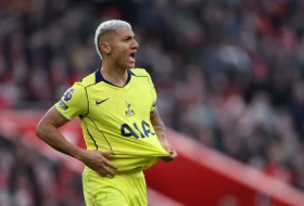 Kakav šok na "Enfildu" - Rišarlison u 90. utišao opet bledi Liverpul! Tudor se ispalio, pa ukrao prvi bod!