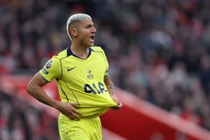 Kakav šok na "Enfildu" - Rišarlison u 90. utišao opet bledi Liverpul! Tudor se ispalio, pa ukrao prvi bod!