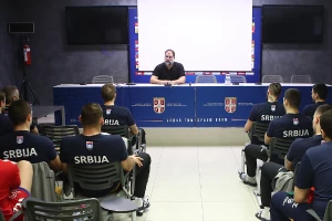 Đerona bi pelcer vaterpolista, Dejan Savić održao predavanje rukometašima pred Svetsko prvenstvo