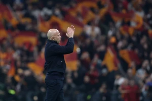 Slot grmi zbog sudije Mansana, ali i preuzima odgovornost za poraz