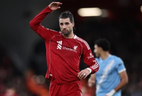 Spektakl na "Enfildu" pamtićemo po bombi i crvenom Soboslaja, nezasluženom preokretu Sitija, a najviše - sudiji Posonu!