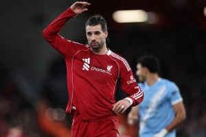 Spektakl na "Enfildu" pamtićemo po bombi i crvenom Soboslaja, nezasluženom preokretu Sitija, a najviše - sudiji Posonu!