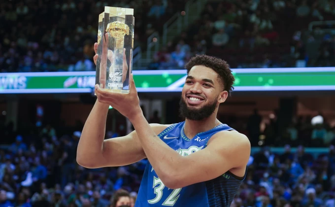 AP Photo/Charles Krupa