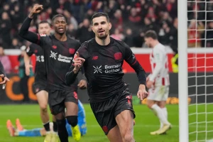 Bajer je ponovo živ - majstorija Terija i mirnoća Andriha srušile Keln u "Derbiju Rajne"