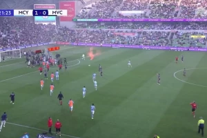 A mislili ste da smo mi najgori? Australijanci napravili haos na svom derbiju, raskrvarili golmana!