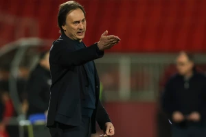 Tanjga kritikuje Paunovića: "Iz Voše pet, a iz Zvezde tri, šta je to u Staroj Pazovi?"