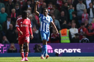 Sreda je bila za "toplo", a subota za Liverpulovo "hladno" - Brajton i Velbek ne praštaju, LŠ sve dalje od "redsa"