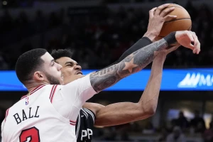 Veče NBA trilera, Bulsi preživeli Vembanjamu!