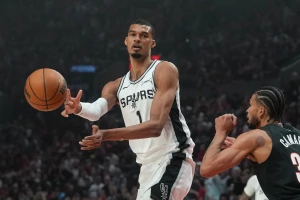 Portland se na plus 19 uplašio pobede, Sparsi na korak od polufinala Zapada