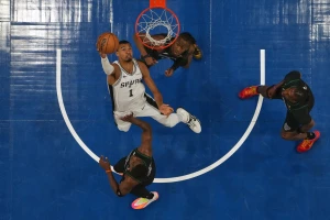 San Antonio "rasterao vukove" i zakazao spektakl sa Oklahomom, Detroit ponovo odbio da "umre"