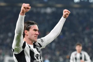 Kup Italije - Vlahović se "pomirio" sa ultrasima, majstorije Gonzalesa i Kopmejnersa, Juve ide dalje!