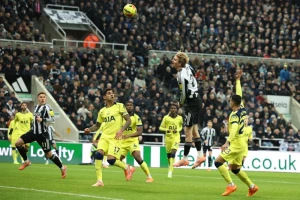 Kuti Romero se pretvorio u Mesija i "makazicama" spasio Franka i negledljivi Totenhem u Njukaslu