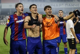 TVITOVI - "Grobari" hvale crno-bele ruže, ali potreban im je napadač!