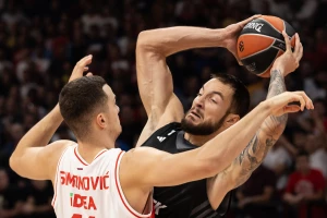 POLUVREME - Zvezda trojkama "zapalila" Arenu, Asvel ne zna šta ga je snašlo!