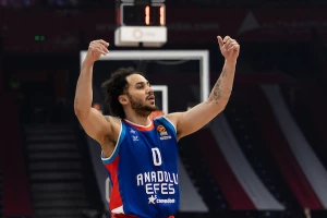 Efes desetkovan pred Partizan - Kokoškov bez Larkina u Bursi