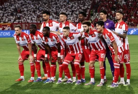 UŽIVO - Zvezda sa igračem manje!