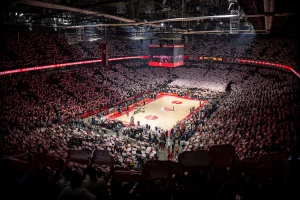 TABELA - Zvezda na vrhu, Partizan malo deli od dna