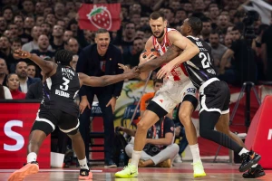 POLUVREME - Partizan ''pokazao zube'', Zvezda u minusu!